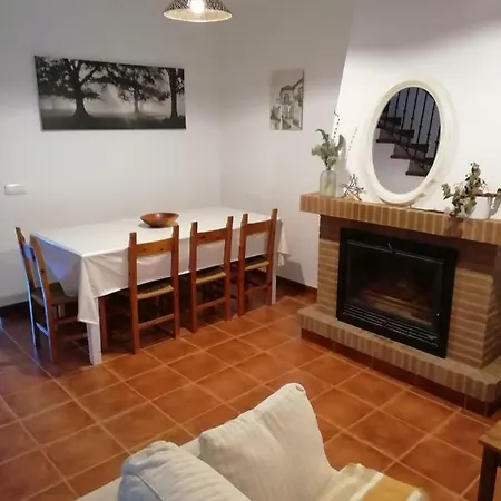 Casadevillaluenga Homestay Villaluenga Del Rosario